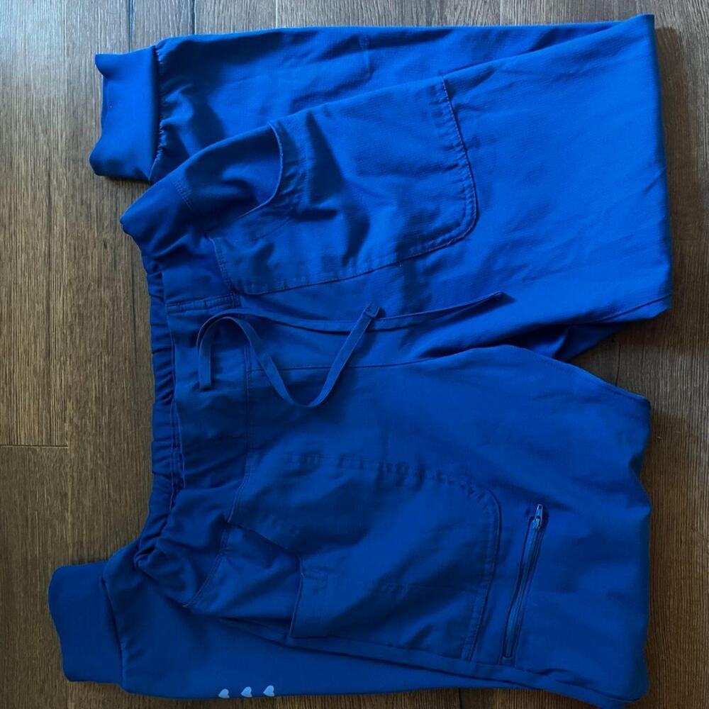 Bright cobalt blue technical cargo